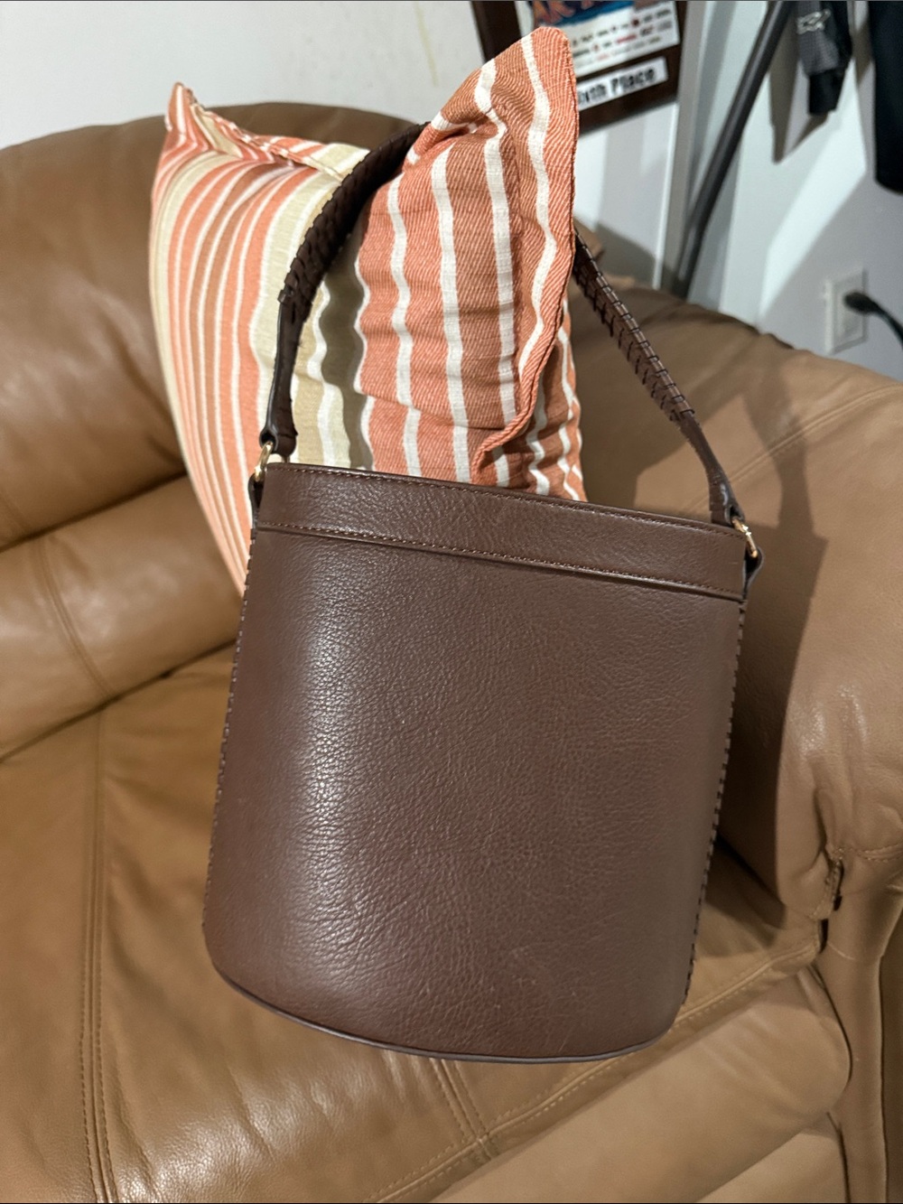 J. Jill Brown Bucket Shoulder Bag and crossbody with Cream Drawstring - Picture 5 of 7